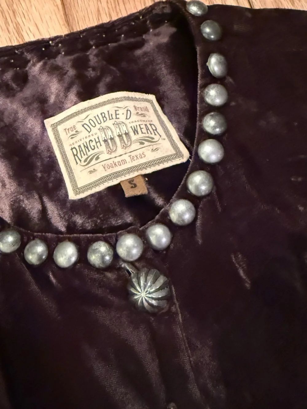Double D Ranch Deep Brown Plum Velvet Jacket Silver Conchos Size S rodeo ranch - Picture 3 of 6